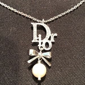 Dior Women’s Pearl Necklace